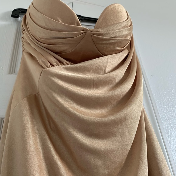 NWT ASOS DESIGN BANDEAU TUCK DRAPE MAXI DRESS IN GOLD - Picture 3 of 11